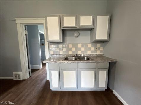 3403 Fulton Road Cleveland OH 44109