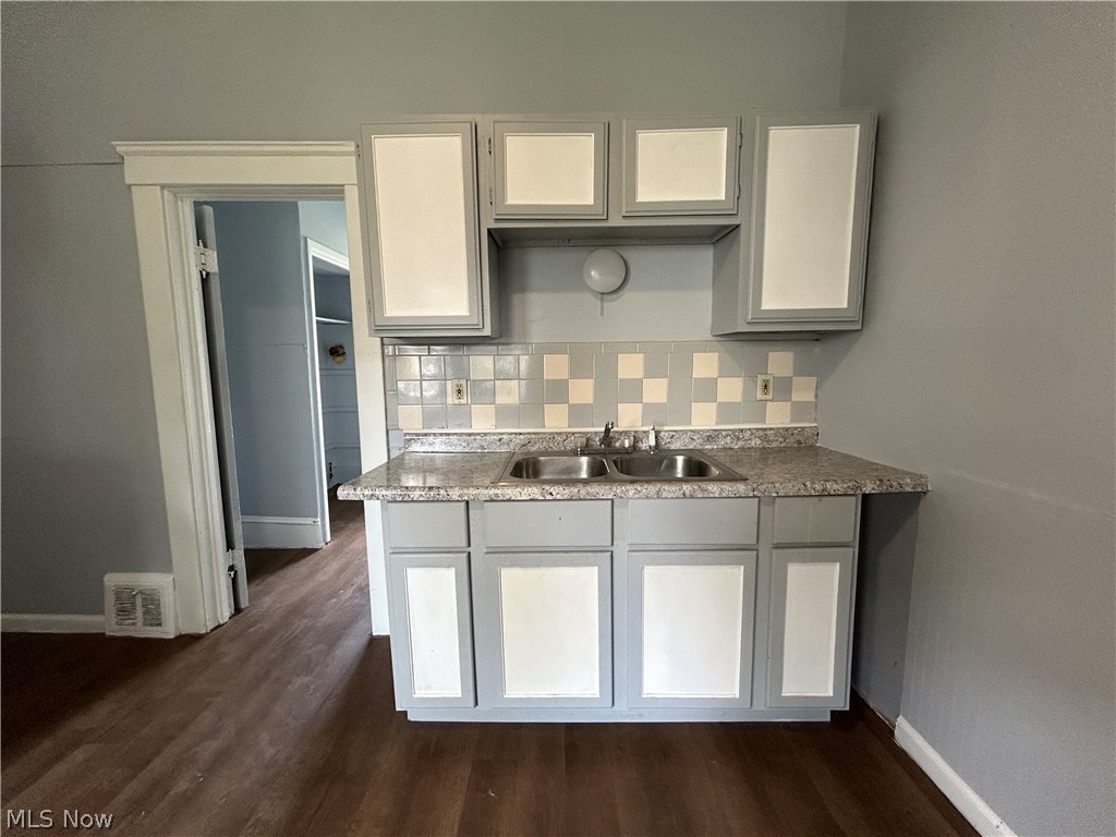3403 Fulton Road Cleveland OH 44109