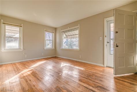 25301 Marsdon Drive Euclid OH 44132