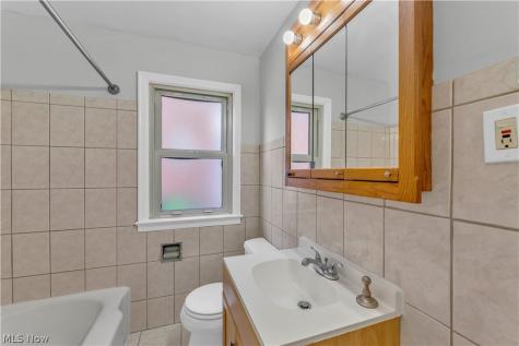5236 E 114th Street Garfield Heights OH 44125