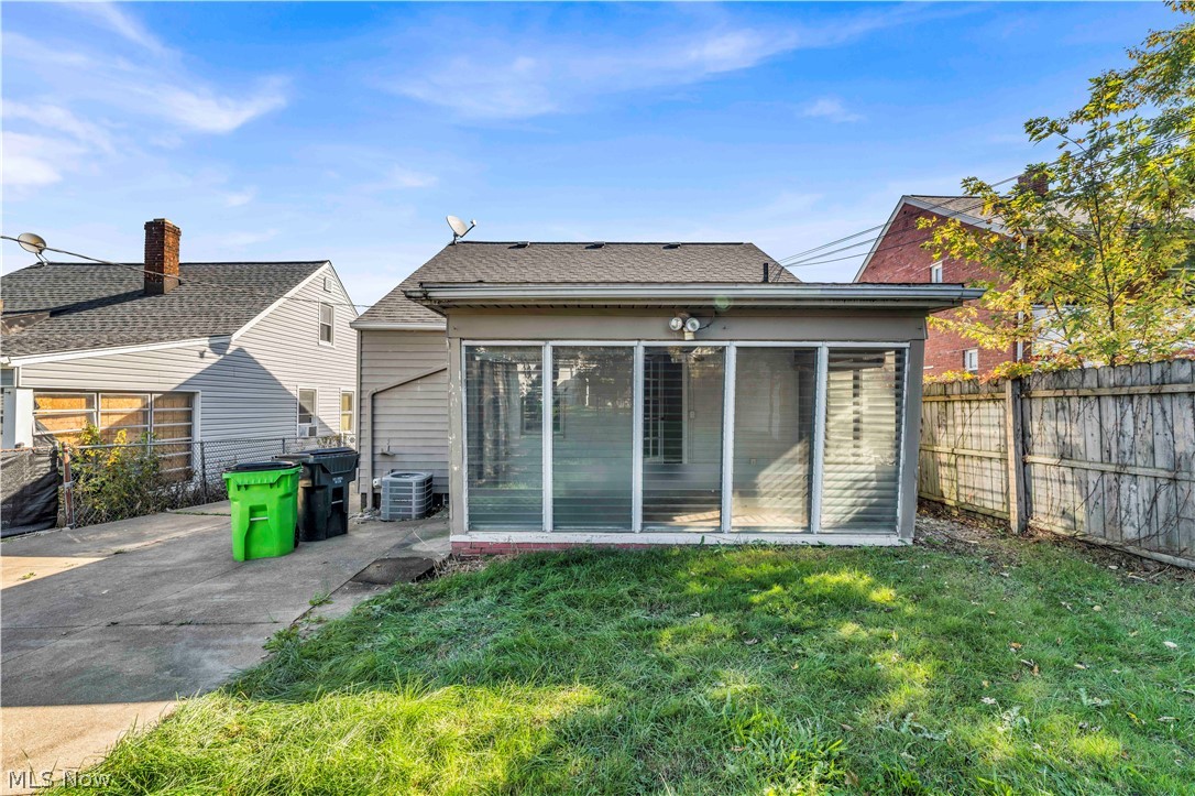 5236 E 114th Street Garfield Heights OH 44125