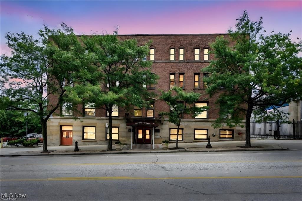1133 W 9th Street Cleveland OH 44113