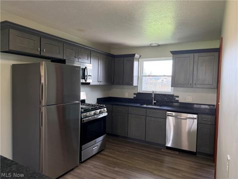 12922 Fountain Court Strongsville OH 44136