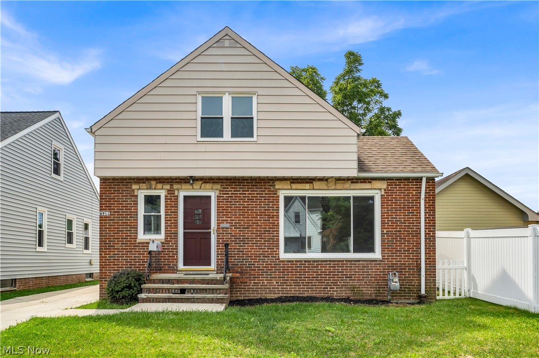 6911 Farnsworth Drive Parma OH 44129