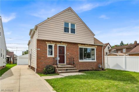 6911 Farnsworth Drive Parma OH 44129