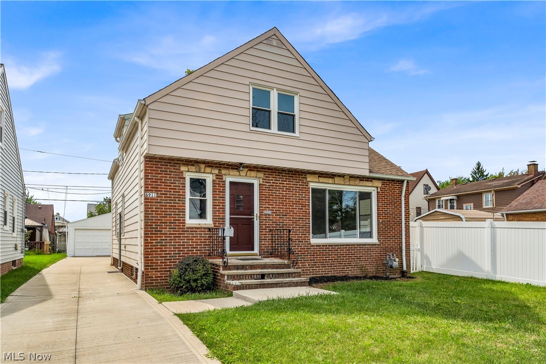 6911 Farnsworth Drive Parma OH 44129