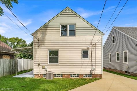 6911 Farnsworth Drive Parma OH 44129