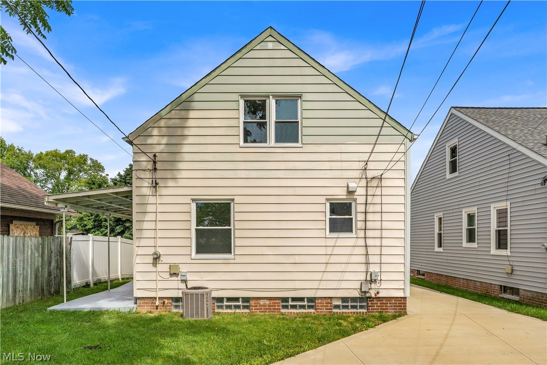 6911 Farnsworth Drive Parma OH 44129