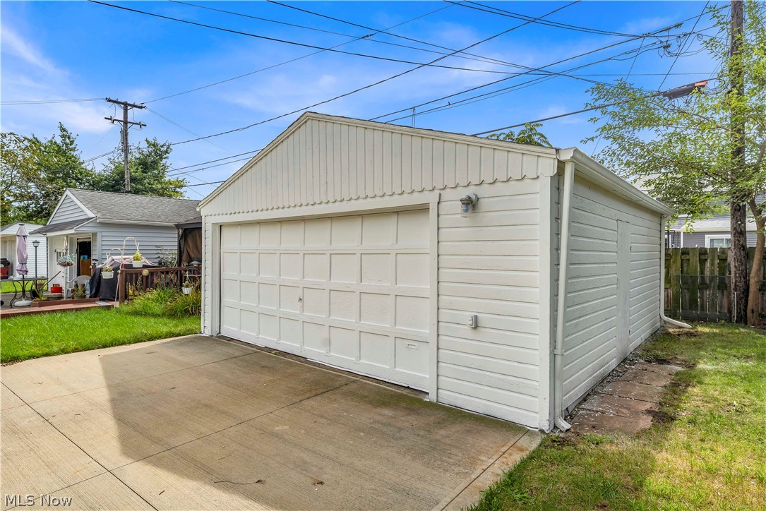 6911 Farnsworth Drive Parma OH 44129