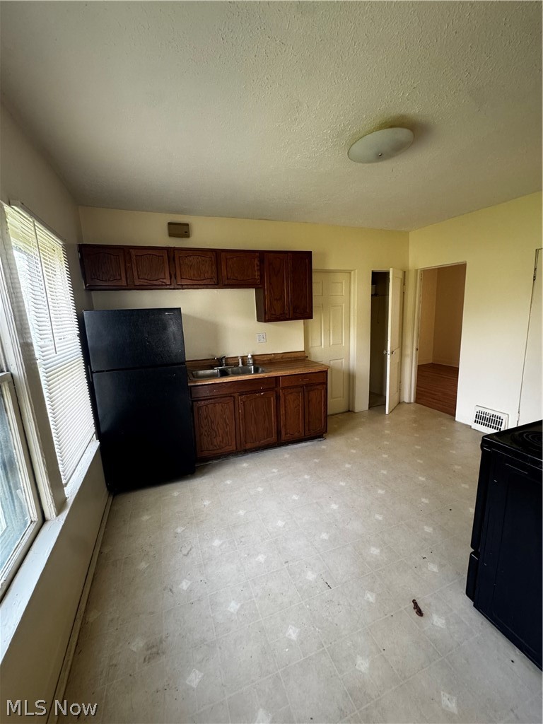 860 Biruta Street Akron OH 44307
