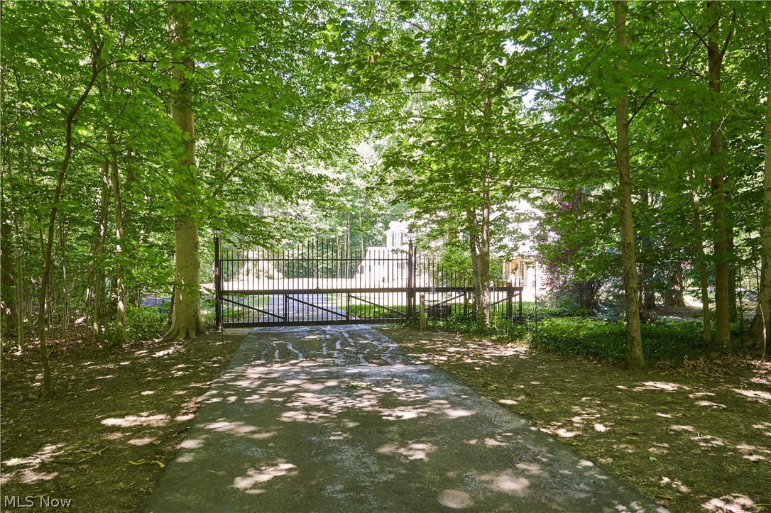 6933 Gates Road Gates Mills OH 44040