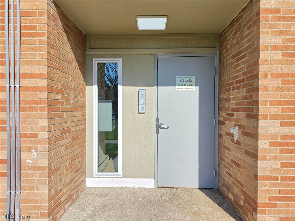 4822 Lee Road Cleveland OH 44128