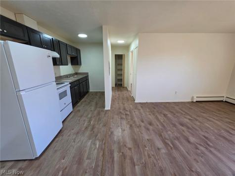 4822 Lee Road Cleveland OH 44128