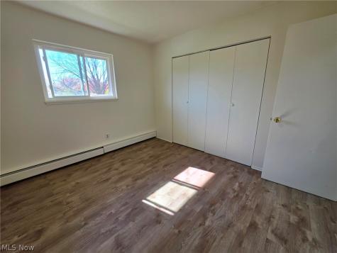 4822 Lee Road Cleveland OH 44128