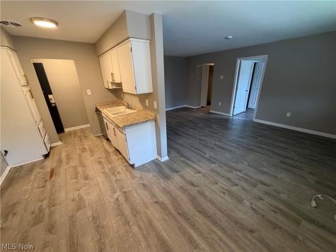 2537 Noble Road Cleveland Heights OH 44121