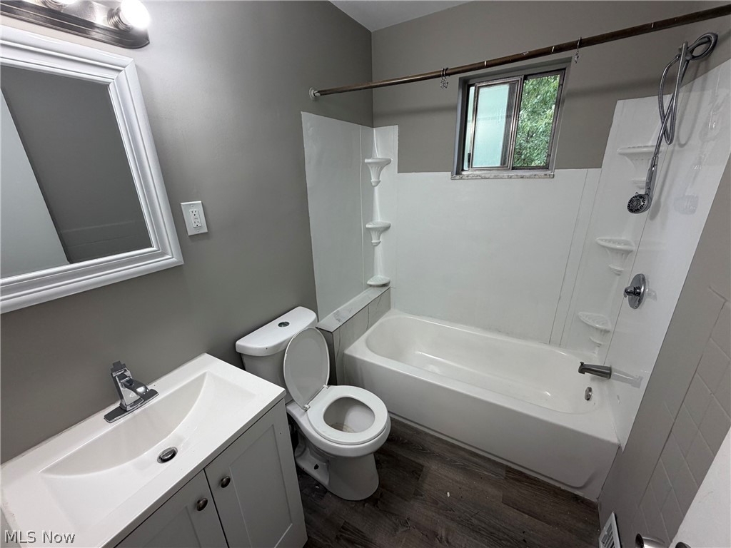 2537 Noble Road Cleveland Heights OH 44121