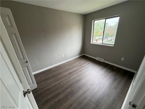2537 Noble Road Cleveland Heights OH 44121