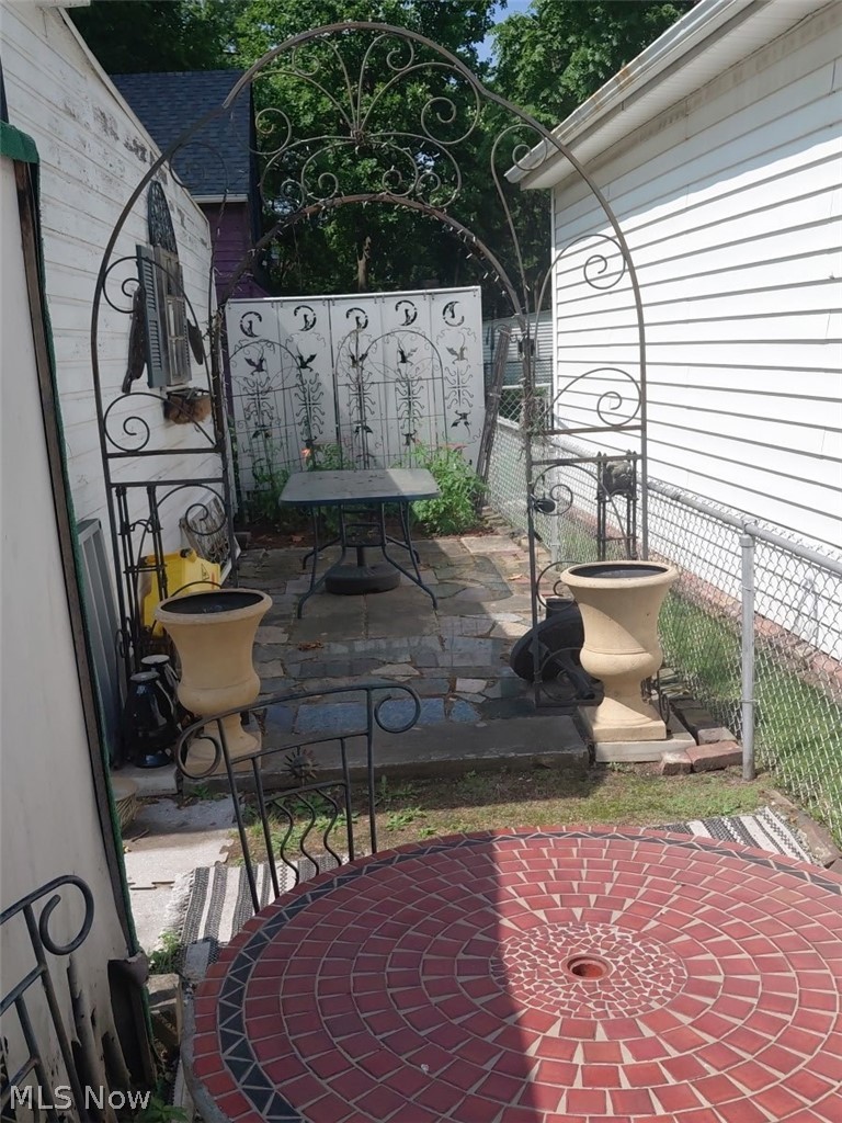 1014 Auburn Avenue Cleveland OH 44113