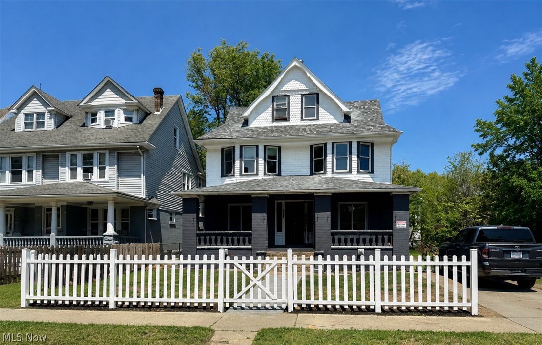 9807 Parkgate Avenue Cleveland OH 44108