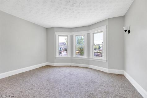 9807 Parkgate Avenue Cleveland OH 44108