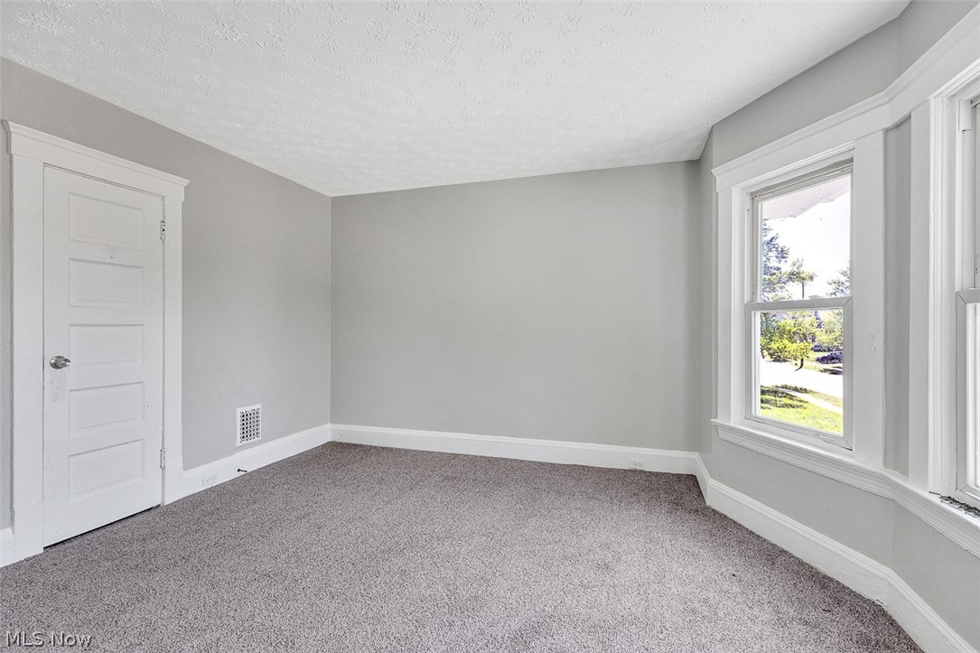 9807 Parkgate Avenue Cleveland OH 44108