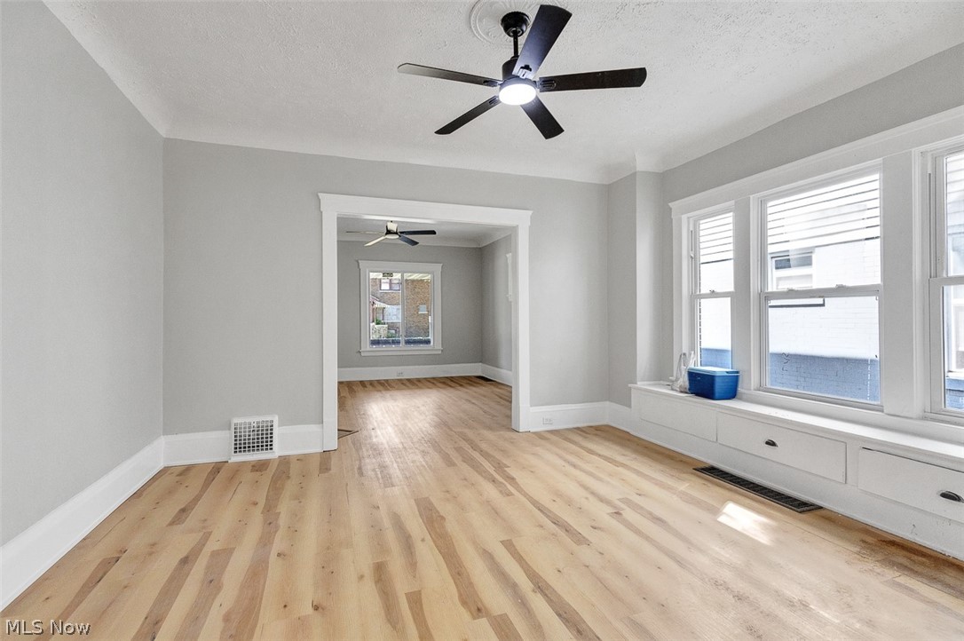 9807 Parkgate Avenue Cleveland OH 44108