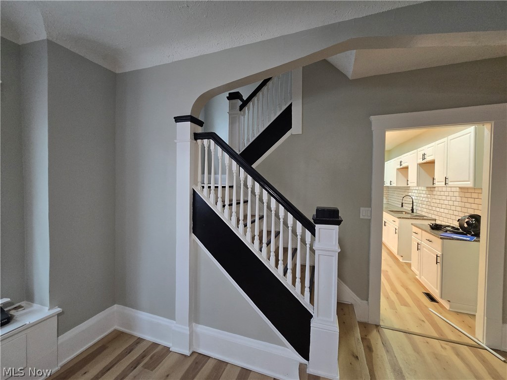9807 Parkgate Avenue Cleveland OH 44108