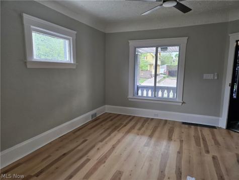 9807 Parkgate Avenue Cleveland OH 44108