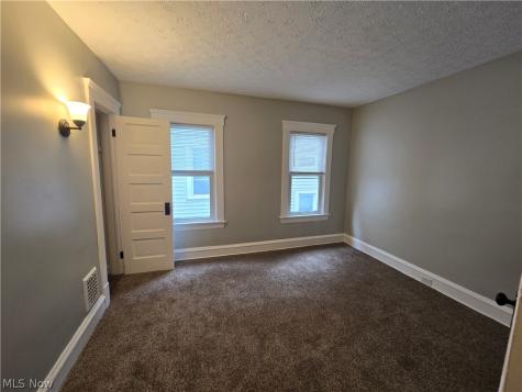 9807 Parkgate Avenue Cleveland OH 44108