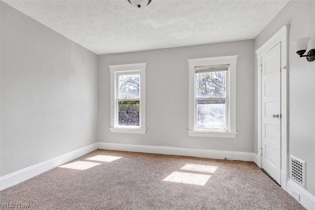 9807 Parkgate Avenue Cleveland OH 44108