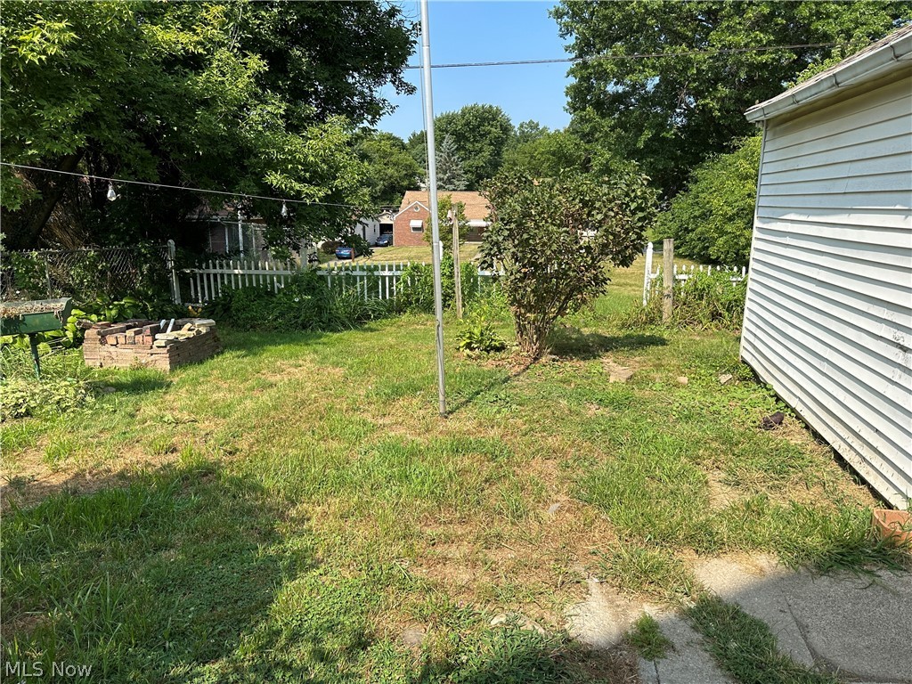 110 Halls Heights Avenue Youngstown OH 44509