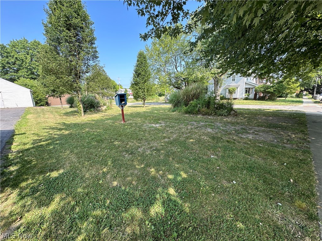 110 Halls Heights Avenue Youngstown OH 44509