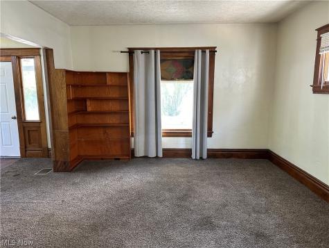 110 Halls Heights Avenue Youngstown OH 44509