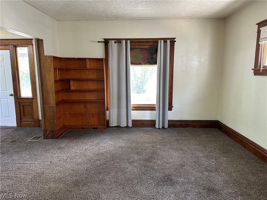 110 Halls Heights Avenue Youngstown OH 44509
