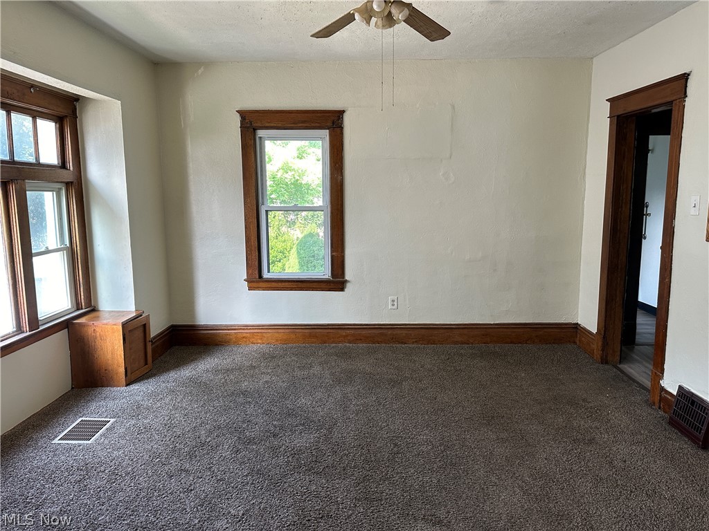 110 Halls Heights Avenue Youngstown OH 44509