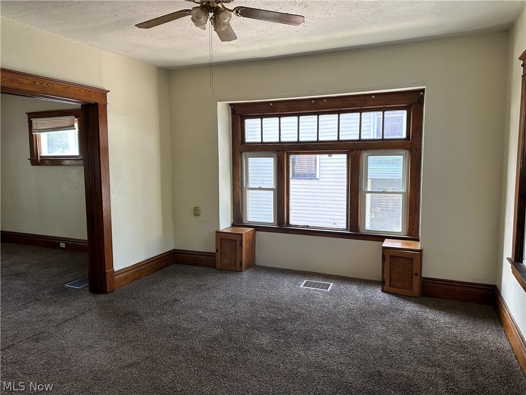 110 Halls Heights Avenue Youngstown OH 44509