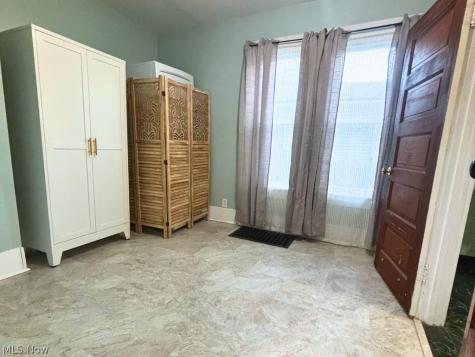 132 31st Street SW Barberton OH 44203