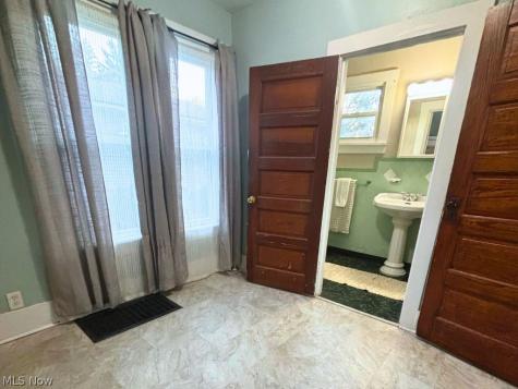 132 31st Street SW Barberton OH 44203