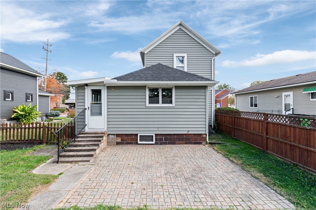 132 31st Street SW Barberton OH 44203