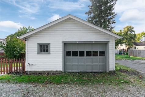 132 31st Street SW Barberton OH 44203