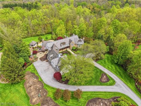 809 Village Trails Gates Mills OH 44040