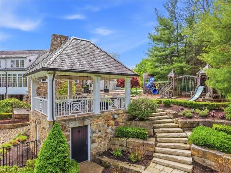809 Village Trails Gates Mills OH 44040