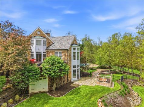 809 Village Trails Gates Mills OH 44040