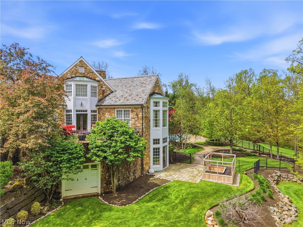 809 Village Trails Gates Mills OH 44040
