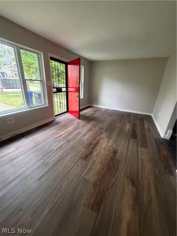 9409 Manor Avenue Cleveland OH 44104