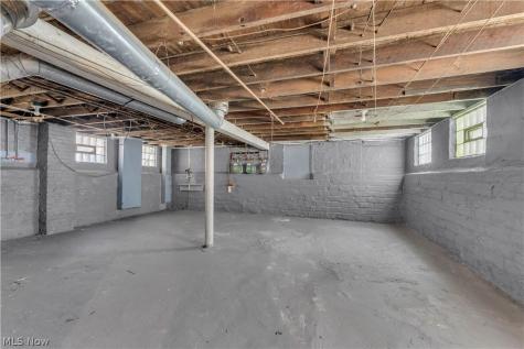 414 E 148th Street Cleveland OH 44110