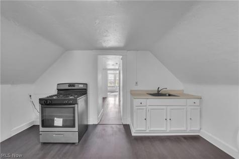 414 E 148th Street Cleveland OH 44110