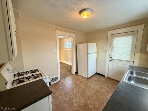 2157 10th Street SW Akron OH 44314