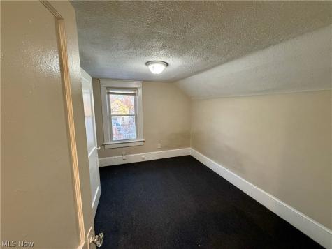 2157 10th Street SW Akron OH 44314