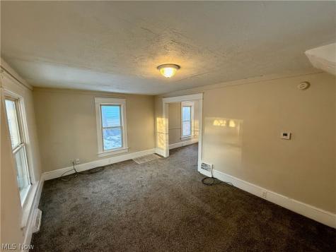 2157 10th Street SW Akron OH 44314